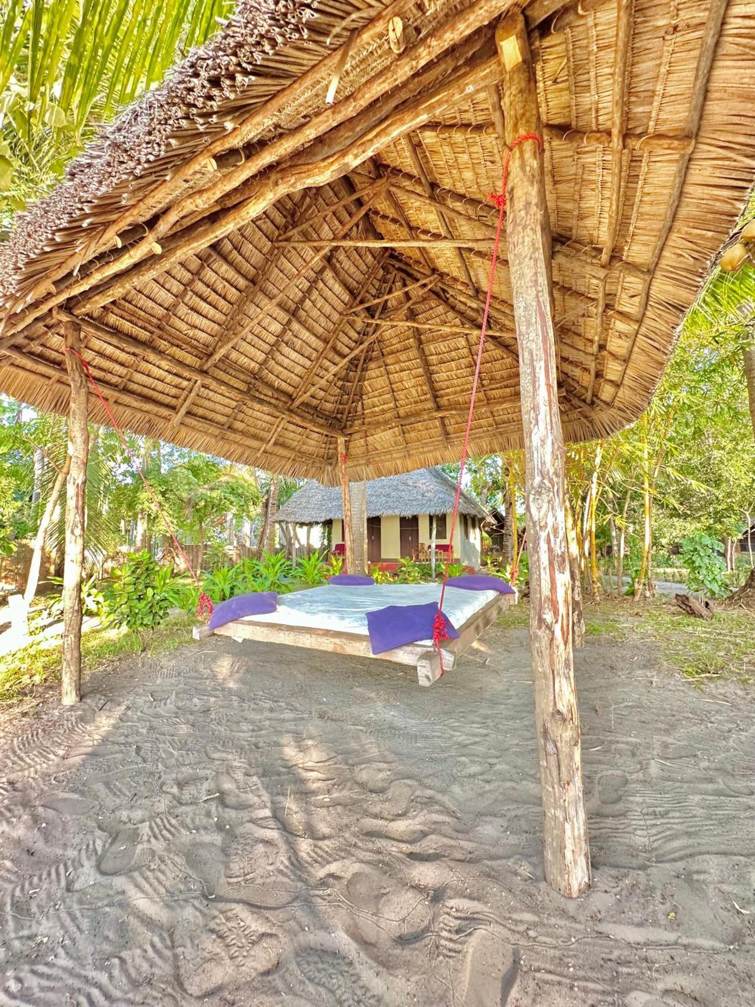 Juani Beach Bungalows Kilindoni Extérieur photo