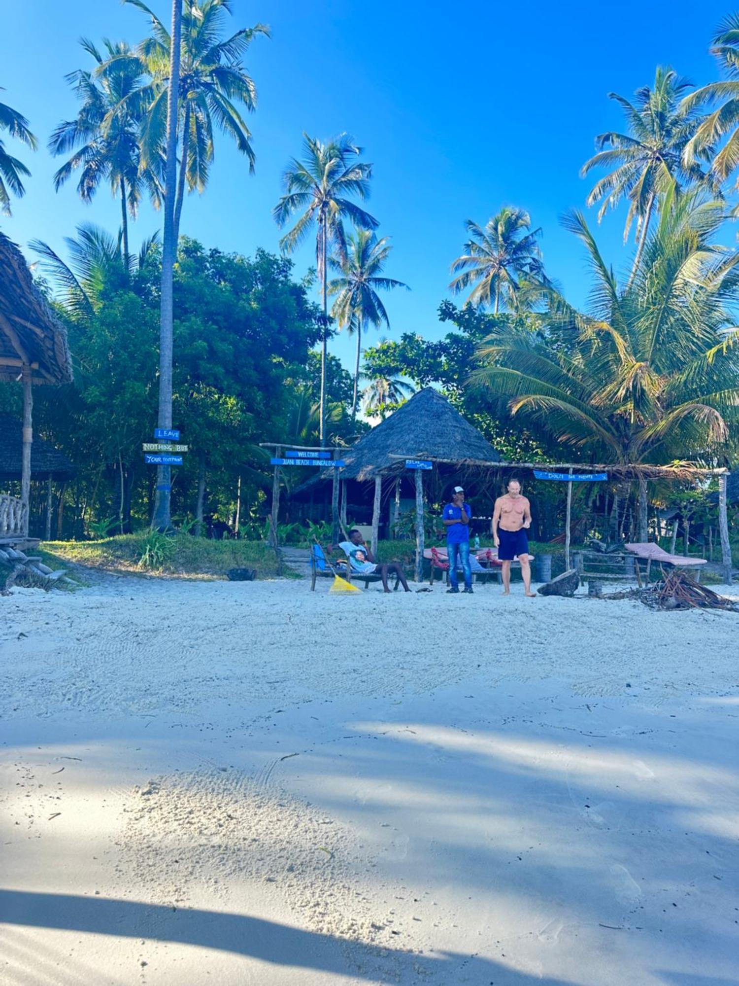 Juani Beach Bungalows Kilindoni Extérieur photo